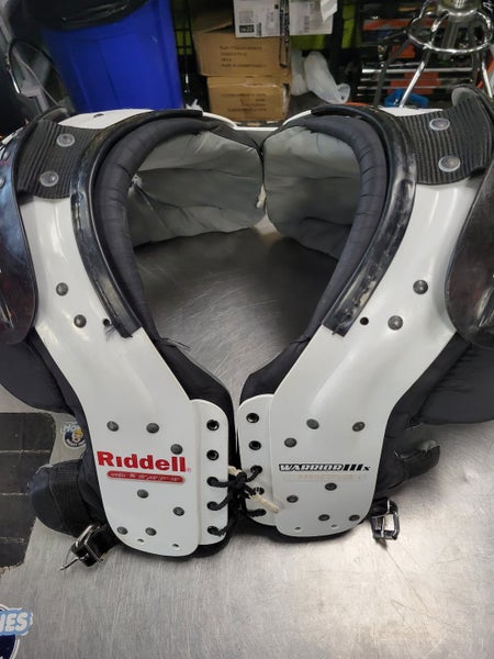 Used Riddell Warrior Iiix Adult Pads Md Football Shoulder Pads