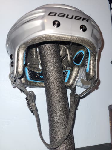 NEW Bauer BHH7500 Hockey Helmet Small