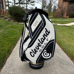 Cleveland 588 Tour Staff Golf Bag