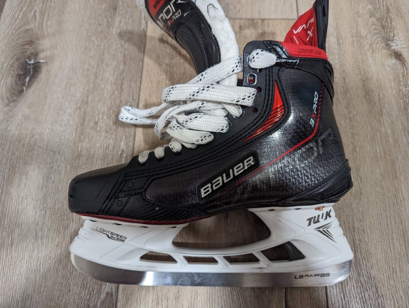 Senior Used Bauer Vapor 3X Pro Hockey Skates Regular Width Size 8.5