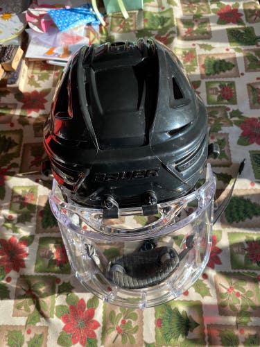 Used Large Bauer Re-Akt 150 Helmet