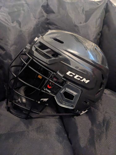 VGC Medium CCM Tacks 710 Box Helmet