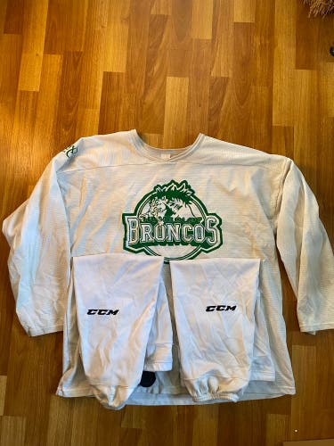 Used Large Humboldt Bronco PracticeJersey