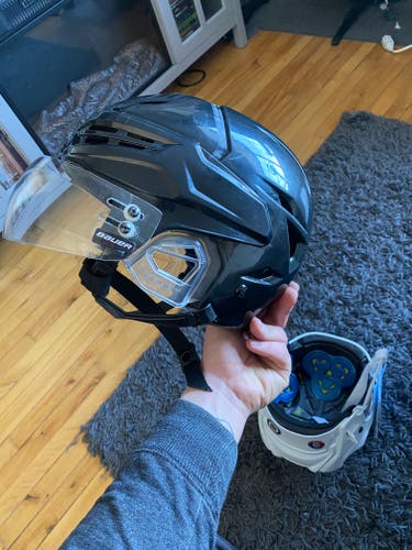 Like New Medium Bauer Re-Akt 95 Helmet Pro Stock