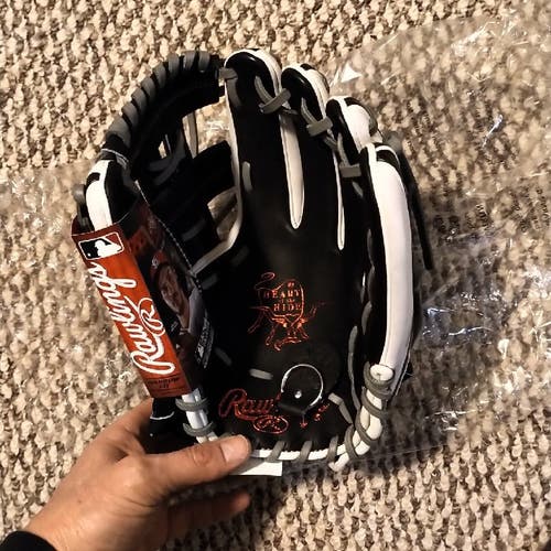 New Rawlings Heart of the Hide Baseball Glove 11.5"