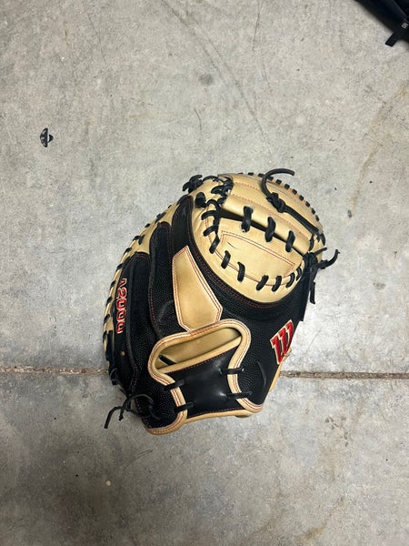 Right Hand Throw 33.5" A2000 Catcher's Glove