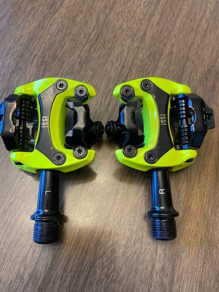 Issi Hybrid Clip In Pedals ISSi Flash II Bike Clip Pedals- Neon