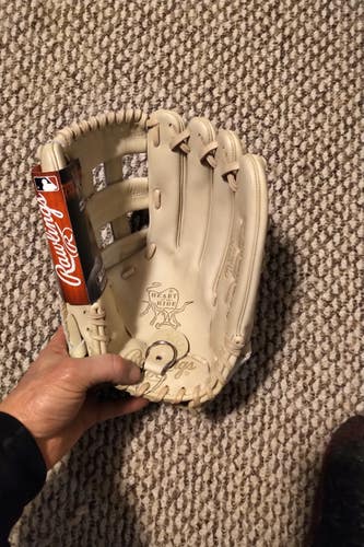 New Right Hand Throw Rawlings Heart of the Hide Baseball Glove 13"