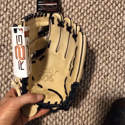 New Right Hand Throw Rawlings Heart of the Hide Baseball Glove 11.5"
