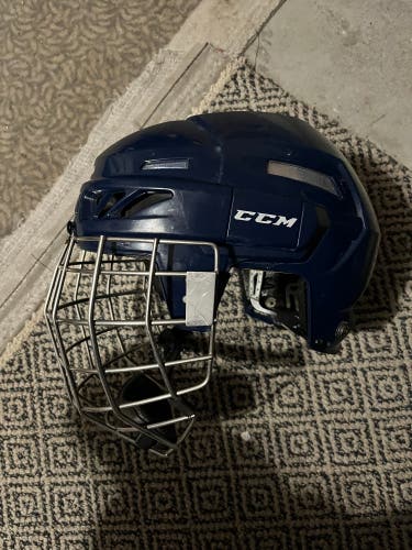Used Medium CCM  Fitlite 3DS Helmet