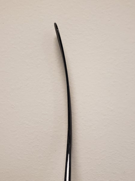Senior New Right Handed Bauer PRO CUSTOM Hockey Stick, Mid kick, Mid/Heel P89 Pattern