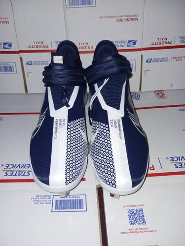 Nike Force Zoom Trout 7 Size 9.5