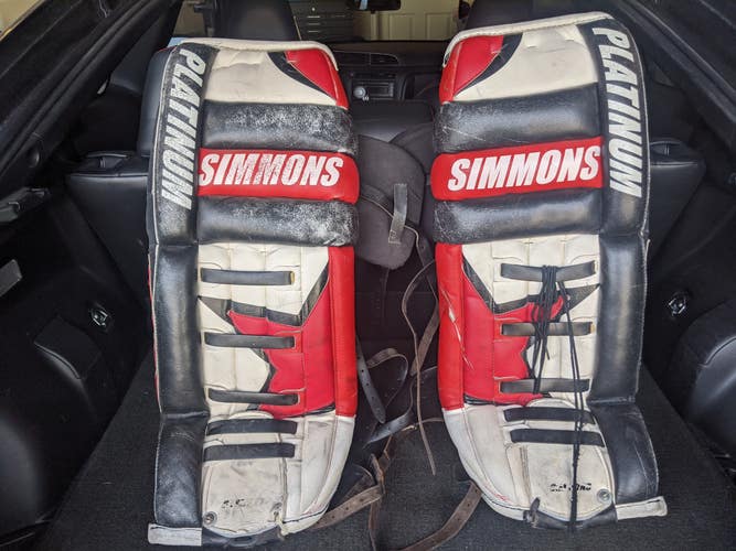 Used Goalie Leg Pads blk/red/why Simmons