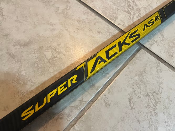 CCM P28 Pro Stock Super Tacks AS2 Pro Mcdavid Hockey Stick RH Senior