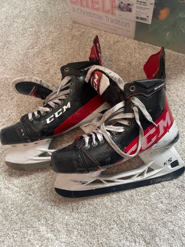 Used CCM Regular Width Size 9.5 JetSpeed FT4 Pro Hockey Skates