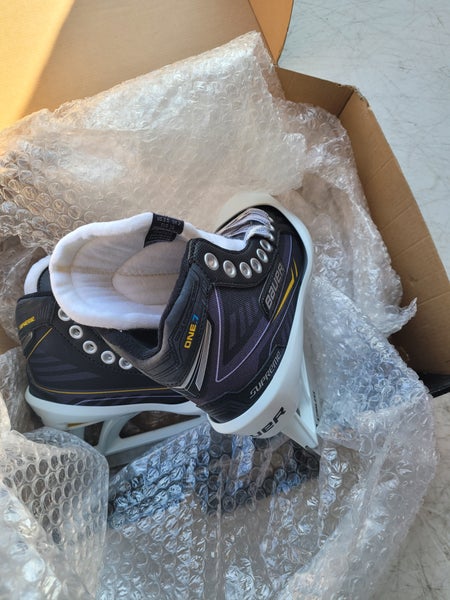 Junior New Bauer Supreme One.7 Hockey Goalie Skates Regular Width Size 1.5