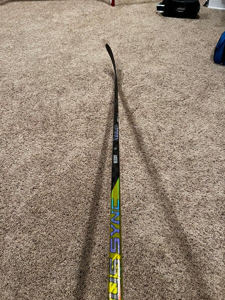 Senior Right Handed P28M Pro Stock Nexus Sync Hockey Stick