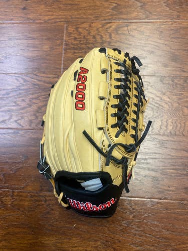 Wilson A2000 Pitcher Infield Modified Trapeze Baseball Glove 11.75” D33