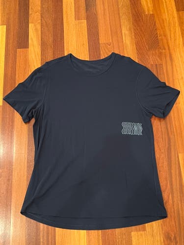 Lululemon Wavy Script T Shirt Men’s XL - Worn ONCE