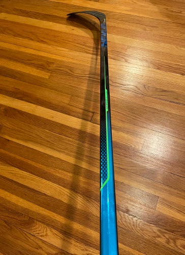 Senior Right Handed P92  Nexus Geo Hockey Stick