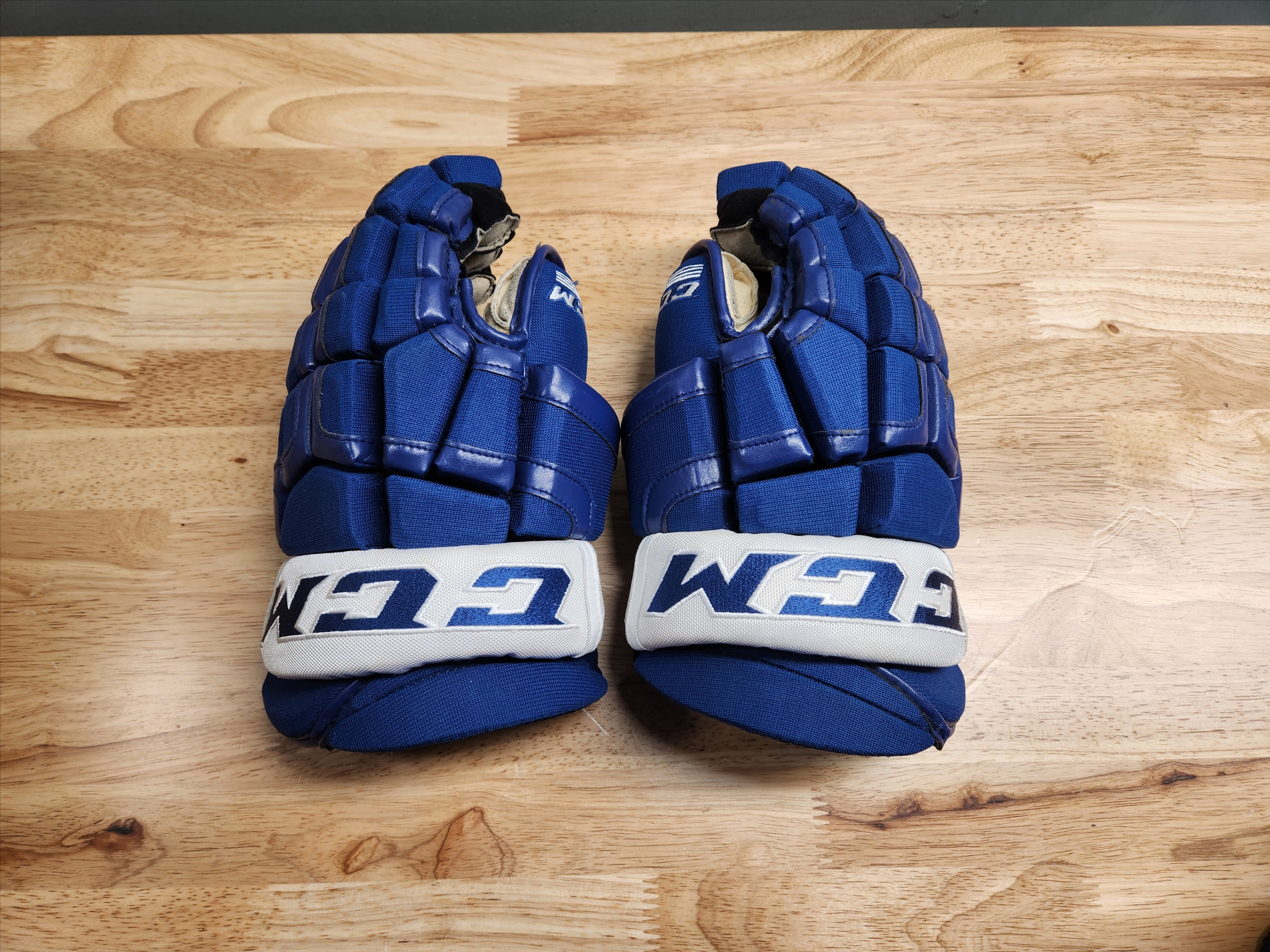 CCM HG50XP - TORONTO MAPLE LEAFS - PRO STOCK HOCKEY GLOVES