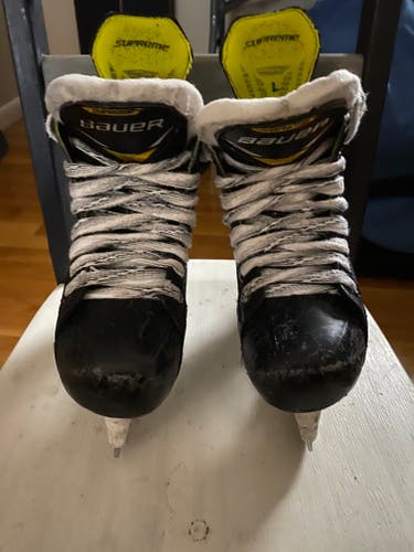 Youth Used Bauer Supreme 3S Pro Hockey Skates Size 12