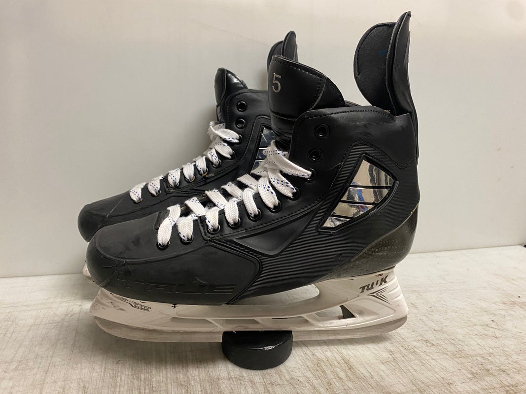 TRUE Pro Custom Mens Pro Stock Hockey Skates 10 D 3538
