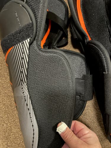 Used Bauer One.4 Shin Pads