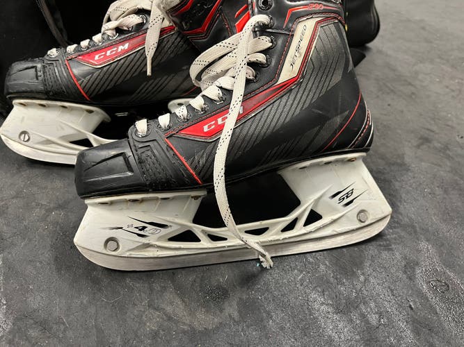Used CCM Regular Width  Size 8 JetSpeed 290 Hockey Skates