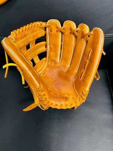 Used Right Hand Throw Rawlings Pitcher's Heart of the Hide Baseball Glove 12.75"