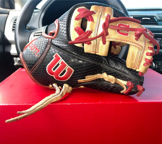 Baseball Glove Size 11.25 2021 A2000 PF88 Pedrioa Fit