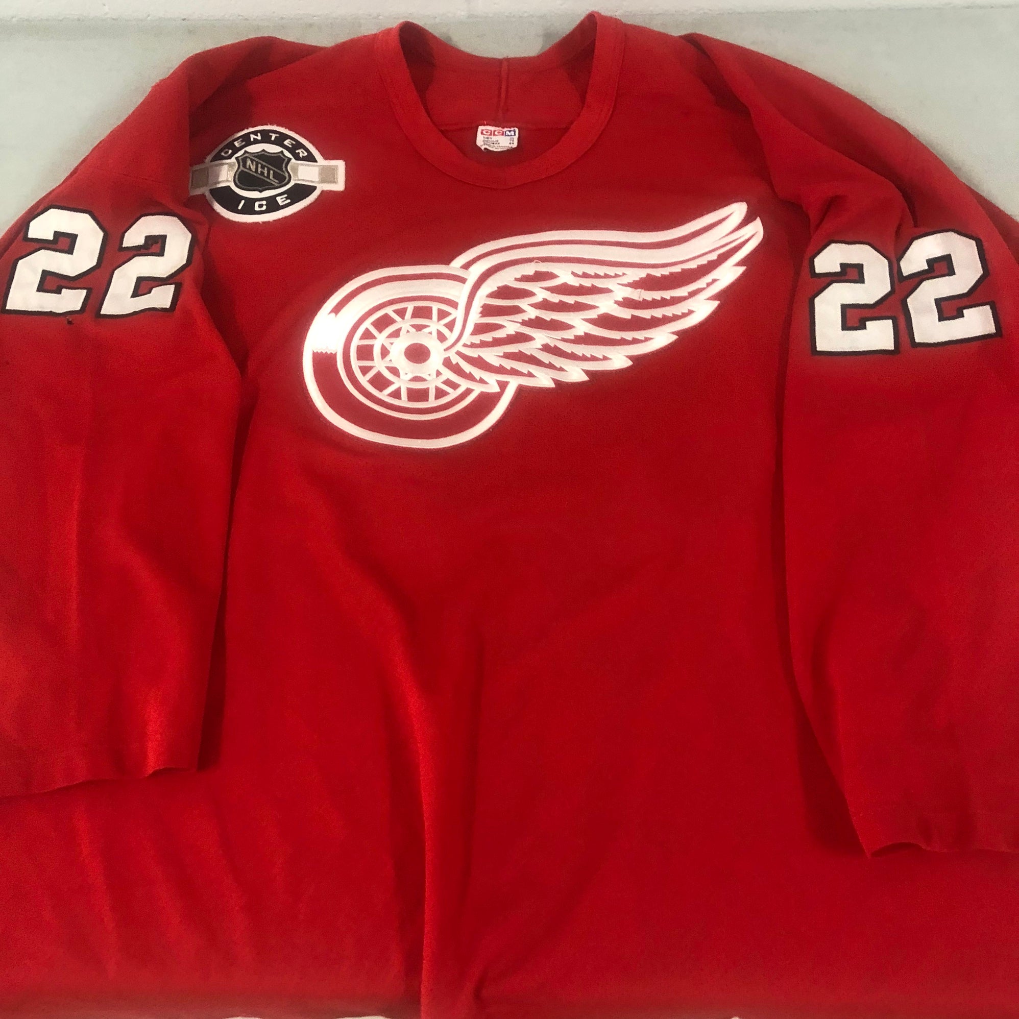 Youth XL ccm Detroit red wings jersey Can also fit - Depop