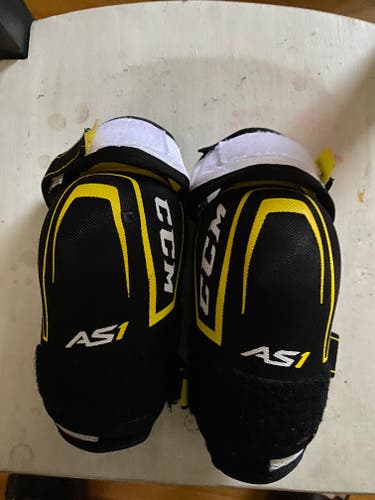 Used Super Tacks AS1 Elbow Pads
