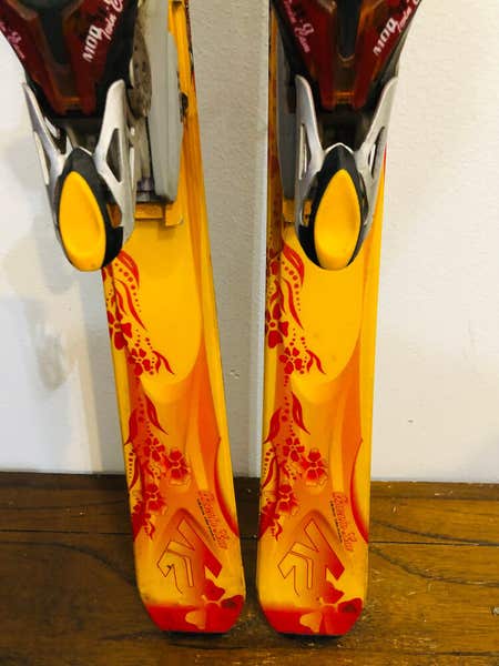 K2スキー　153cm K2 Burnin' Luv Women's Downhill Skis 153 cm. Marker Bindings
