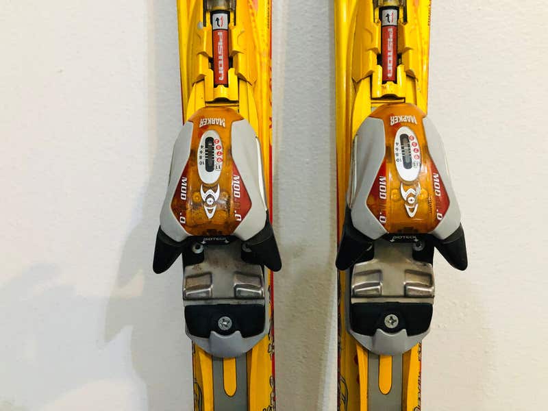 K2スキー　153cm K2 Burnin' Luv Women's Downhill Skis 153 cm. Marker Bindings