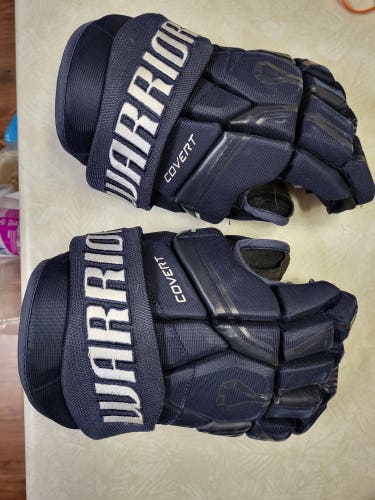 Used Warrior Covert QRE30 Gloves 12"