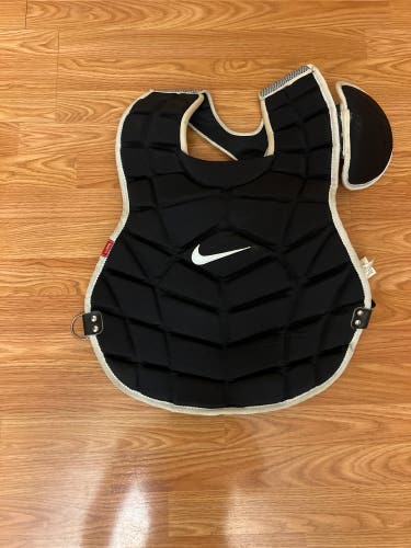 Nike Catcher's Chest Protector