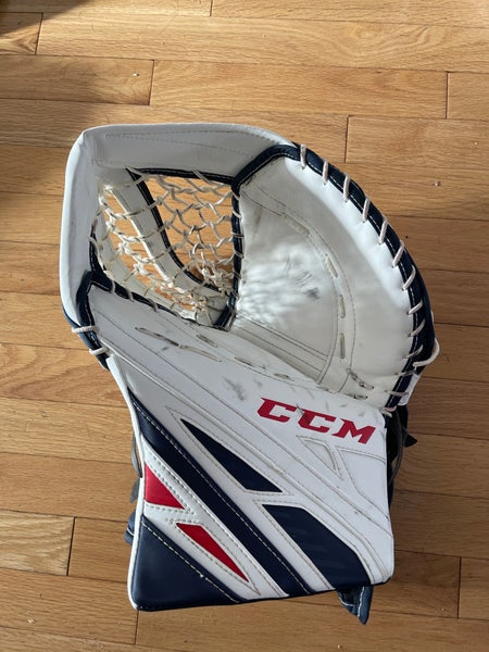 Used Regular Pro Stock CCM E4.9 Senior Goalie Glove