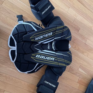 Used Junior Large Bauer  Supreme S170 Goalie Chest Protector