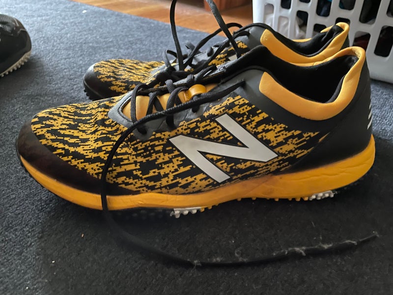 Yellow Men's Turf Cleats Low Top 4040v5