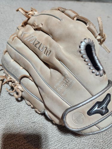 NICE Mizuno Right Hand Throw MVP Prime SE Fastpitch Softball Glove 12.5" Game Ready