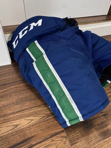 Senior Medium CCM Pro Stock HP31 Hockey Pants
