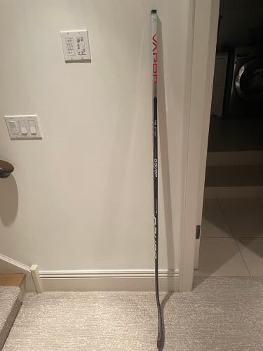 Senior Left Hand P92 Vapor Hyperlite Hockey Stick