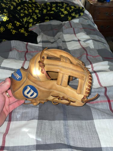 Evan Longoria  11.75" A2000 Baseball Glove