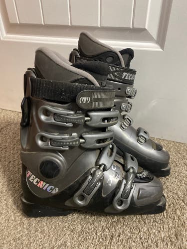 Tecnica Duo 70 Ski Boots Mondo 24 / Women’s 8