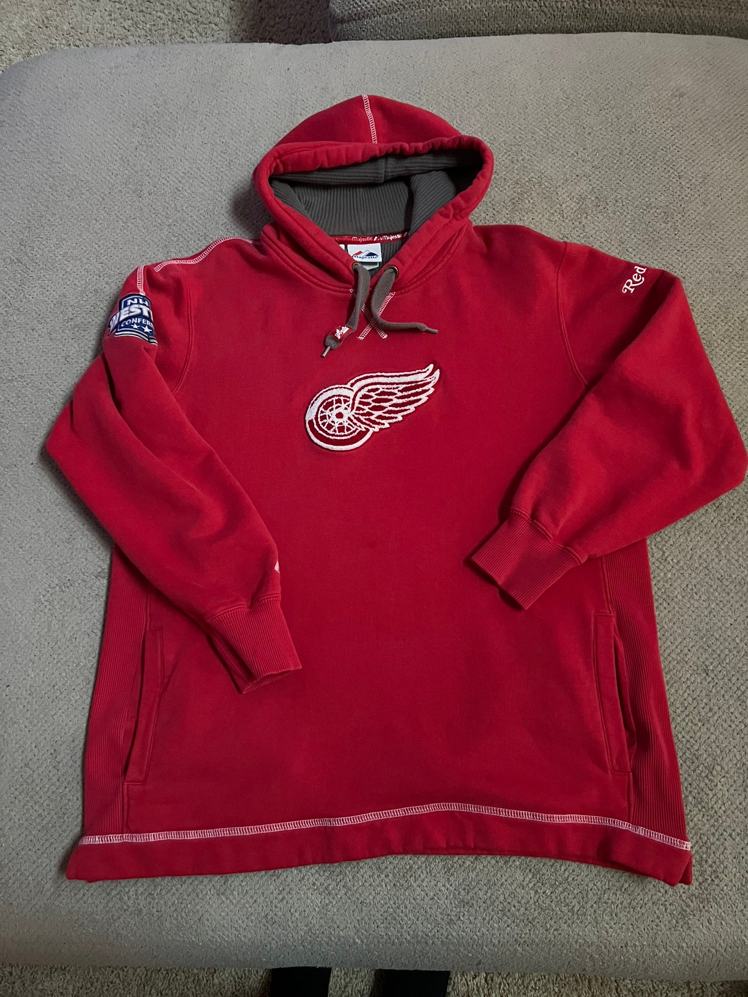 Detroit Red Wings Mens Grey Signature Blocked Hood Fashion Hood