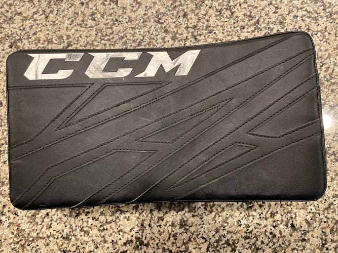 CCM Used Regular  Extreme Flex E4.5 Blocker