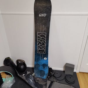 Used Once Men's GNU Antigravity Snowboard All Mountain Without Bindings Stiff Flex Directional