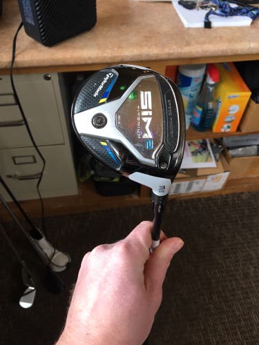 Men's Right Handed Stiff Flex 3 Wood SIM2 TI Fairway Wood