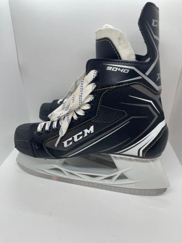Used CCM Size 8 Tacks 9040 Hockey Skates